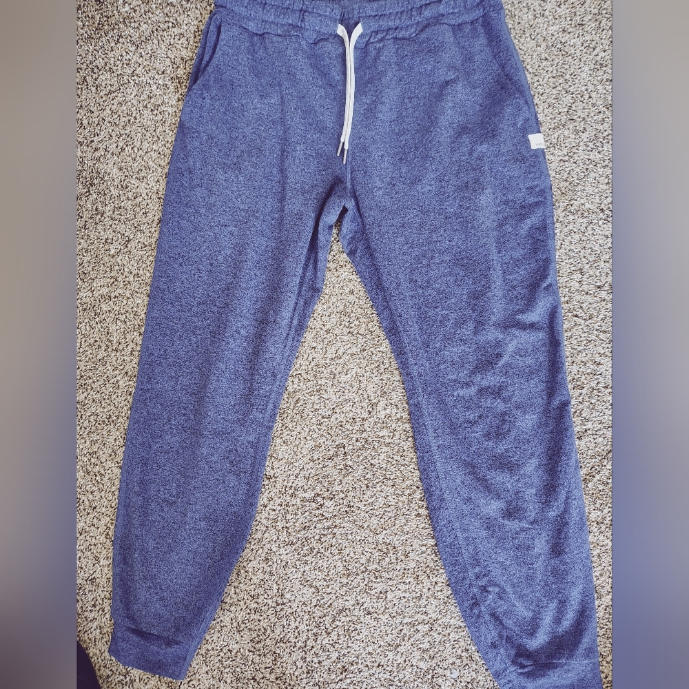 Vuori Joggers - Picture 4 of 4